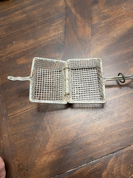 Vintage Metal Soap Saver open