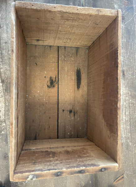 Vintage Swifts premium roast beef crate inside view from the top 