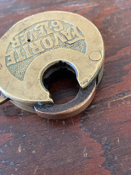 Antique Brass Favorite 6 Lever padlock